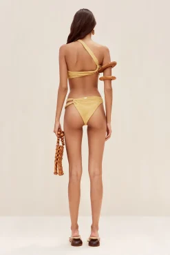 Bikinis><noscript><img width=